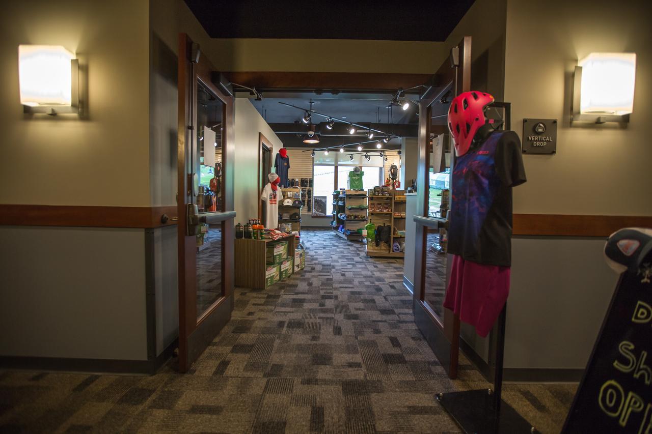 Burke Mountain Hotel And Conference Center 외부 사진