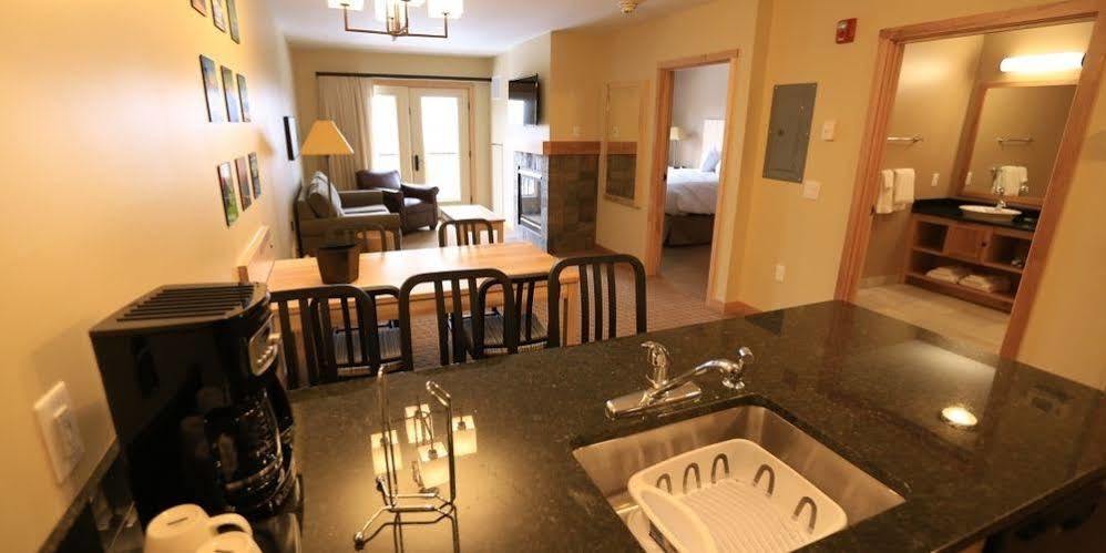 Burke Mountain Hotel And Conference Center 외부 사진